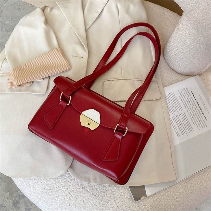 Women's Fashion Chain Messenger Bag